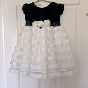 ✨✨Little Me special occasion Dress size 4T